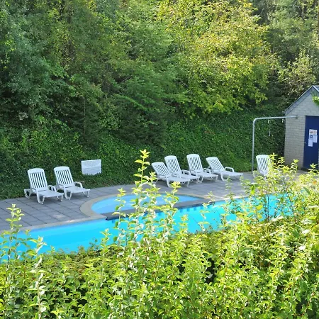 דירה Lavish In With Swimming Pool And Garden *